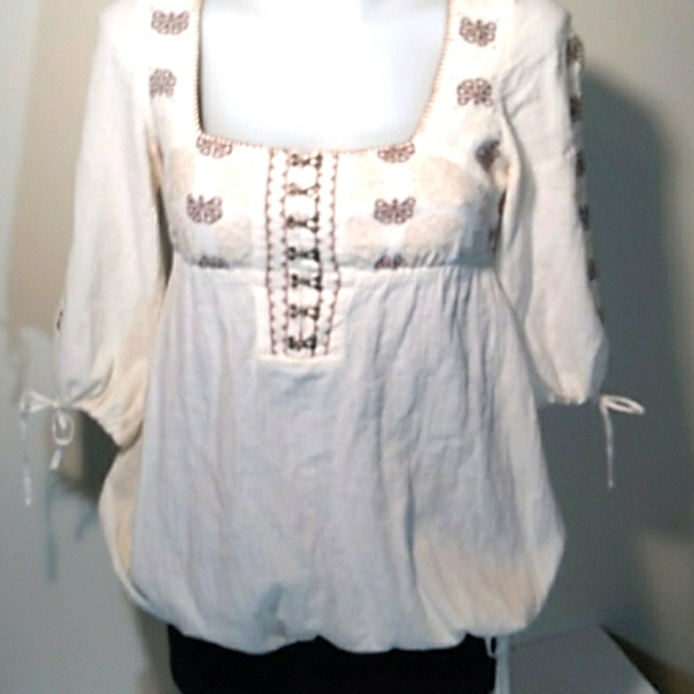 CUTE BOHO EMBROIDERED TOP ,HOOK & EYE CLOSE BY FREE PEOPLE - Picture 8 of 11